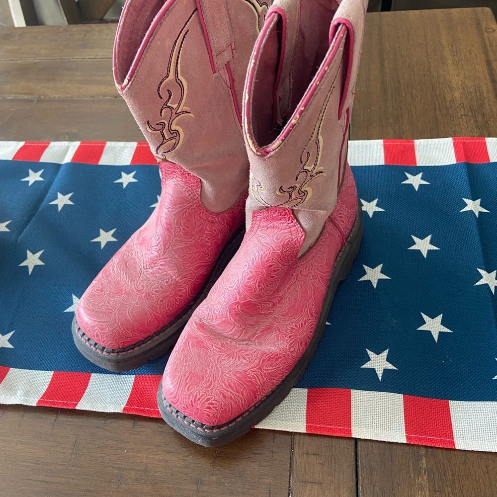 Justin Boots Pink Heeled Boots